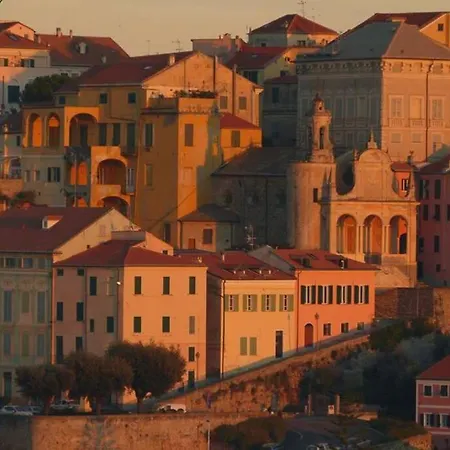 Casa Con Vista Stupenda Sul Mare Imperia