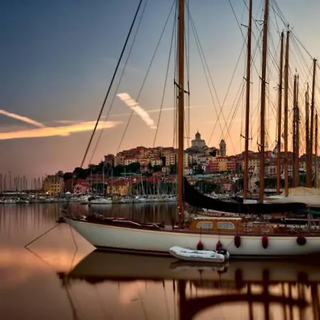 Casa Con Vista Stupenda Sul Mare Imperia