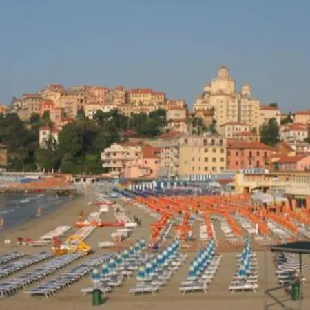 Casa Con Vista Stupenda Sul Mare Imperia
